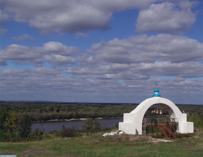 Datei:St.-Verklärung-Konvent zu Ust-Medwediza, Glockenturm.jpg