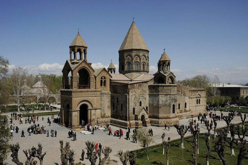 Datei:Edschmiadzin.jpg